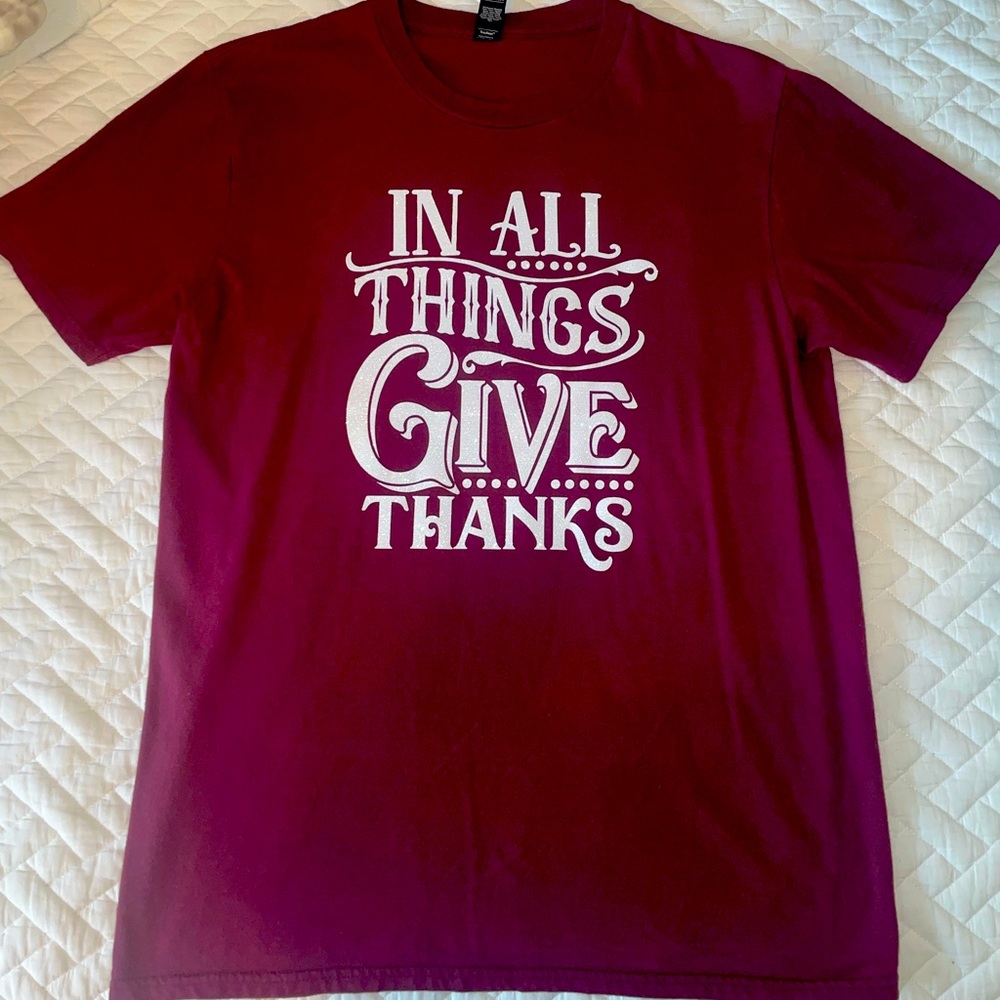 Maroon “In All Things Give Thanks” Thanksgiving t-shirt